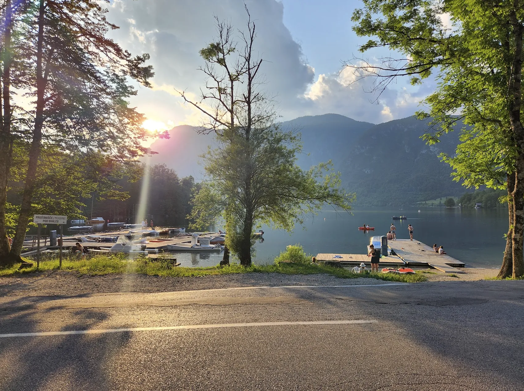 lake_bohinj_bay_sunset