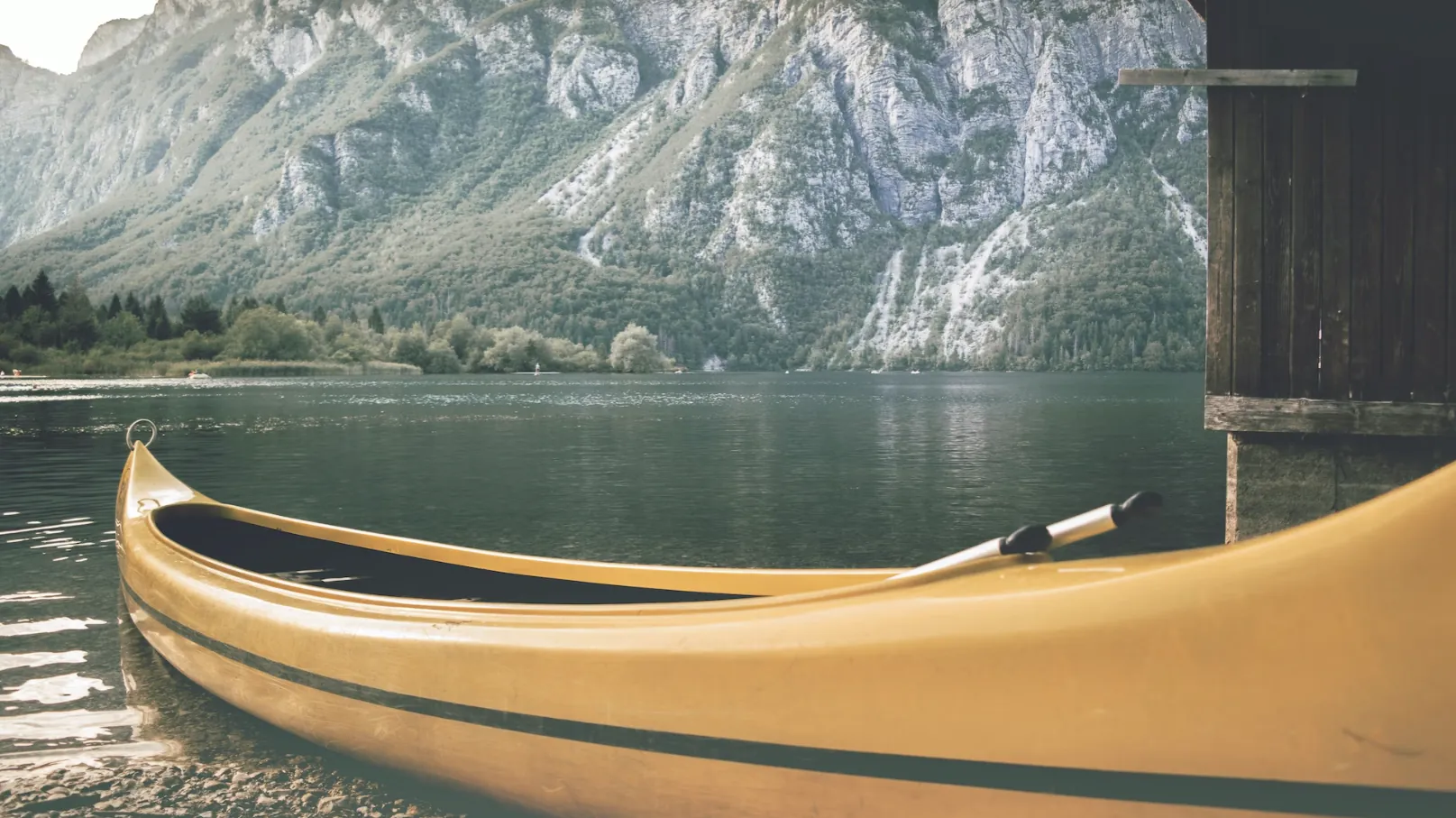 lake_bohinj_canoe